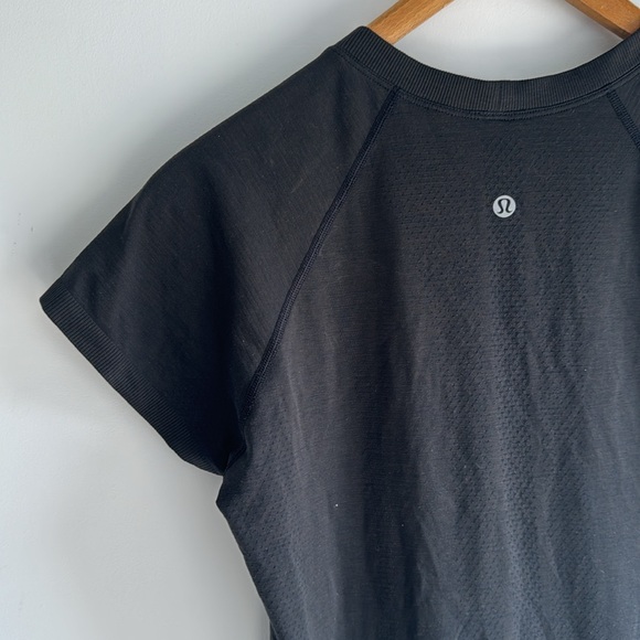 lululemon Swiftly Tech Short Sleeve Crew Black Sz10 - Picture 2 of 9